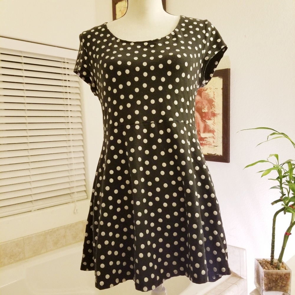 ⭐️3/$15⭐️  Large Black & White Polka Dot Mini